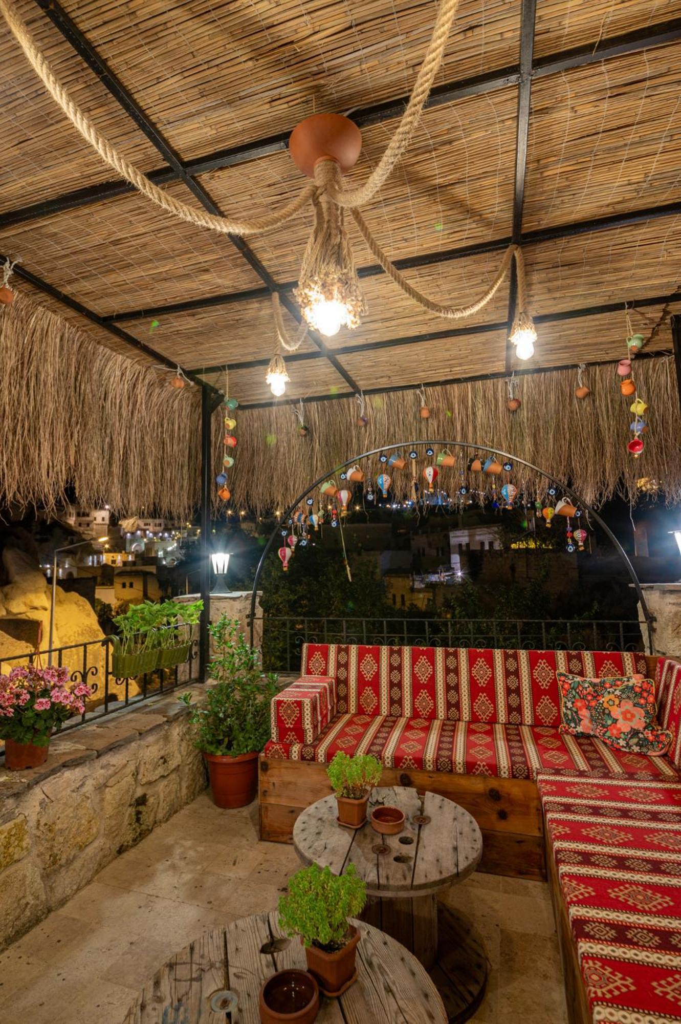 Shiraz Cave Cappadocia Bed & Breakfast Ürgüp Exterior photo