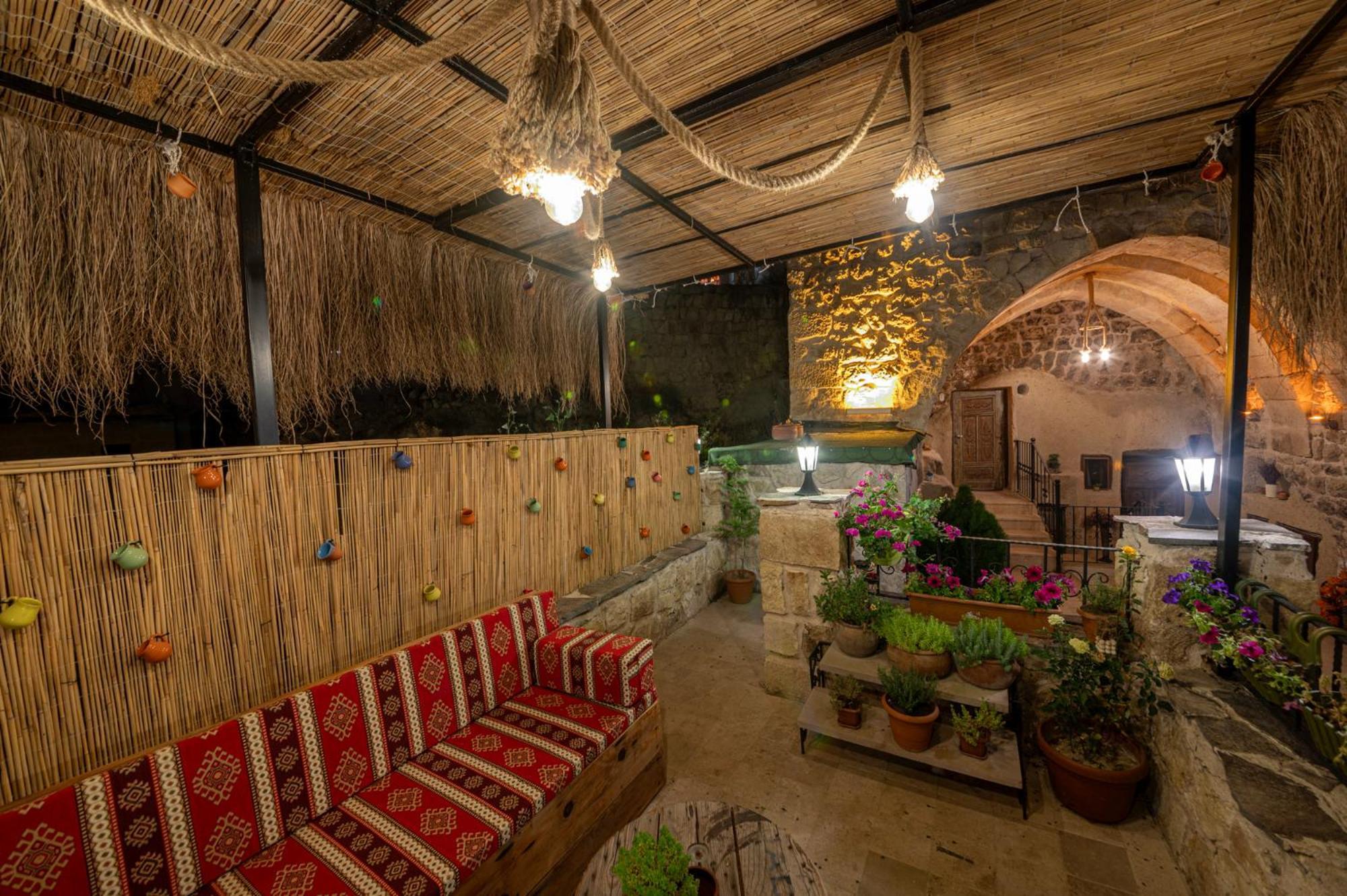 Shiraz Cave Cappadocia Bed & Breakfast Ürgüp Exterior photo